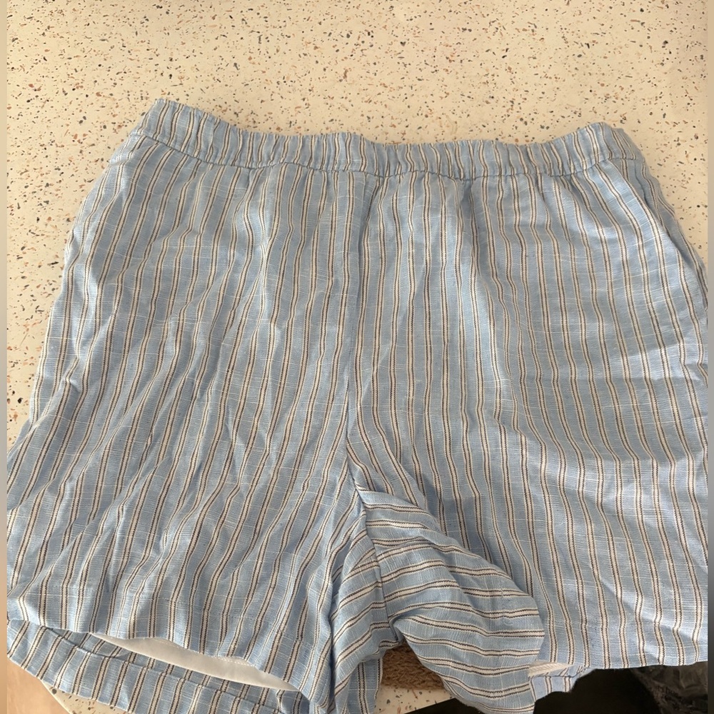 Bé Cool Stripe Breezy Chambray Shorts – Size L – Melrose in the OC – NWT